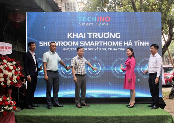 Nghi thức bấm nút số khai trương