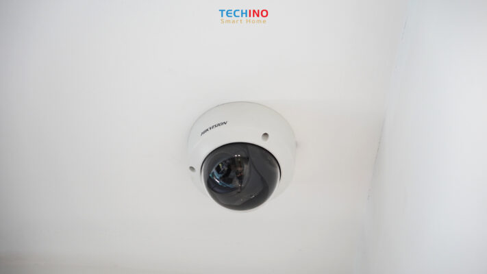 Camera an ninh HIKvision sẽ giúp chủ nhà giám sát hoạt động kinh doanh và con nhỏ