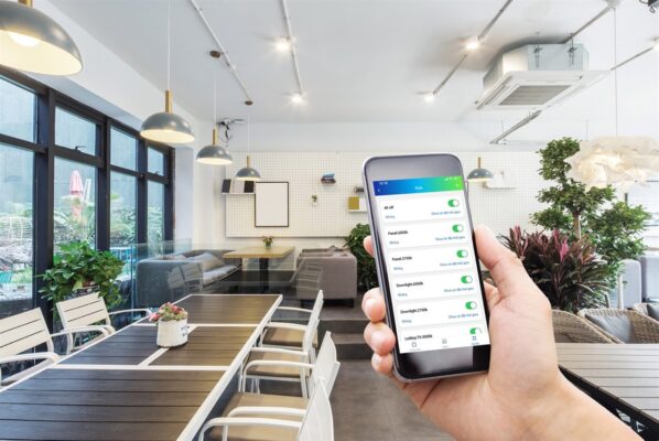 Dễ dàng điều khiển hệ thống thiết bị chiếu sáng thông minh bằng ứng dụng điện thoại