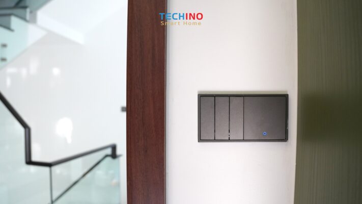 Công tắc thông minh kết hợp công tắc cơ Simon