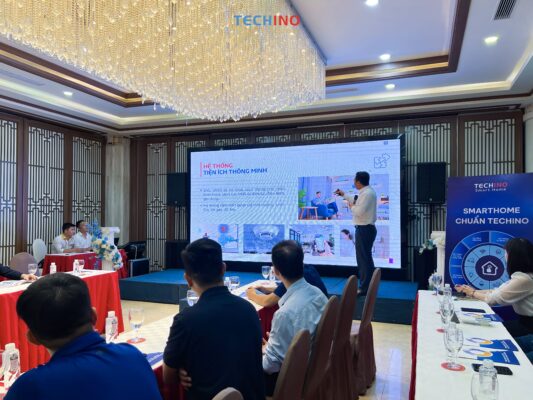 Ông Nguyễn Duy Thắng trình bày về các module giải pháp